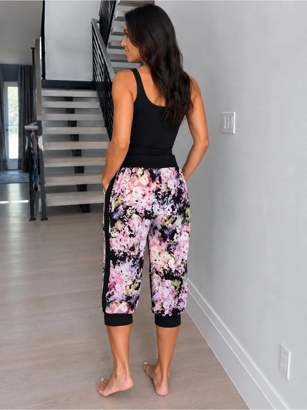 New Relaxed Floral Cropped Joggers in Pink and Black Size S